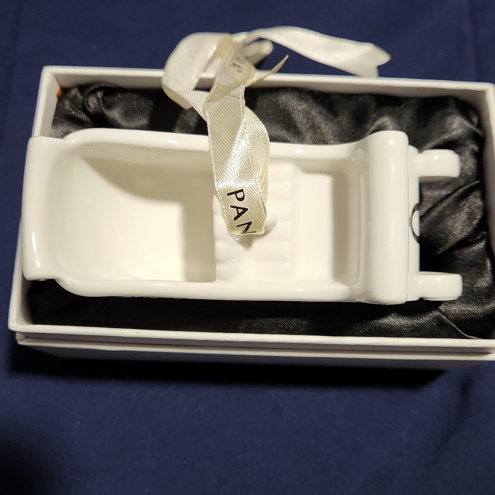 Pandora Sleigh Ornament - Picture 5 of 6